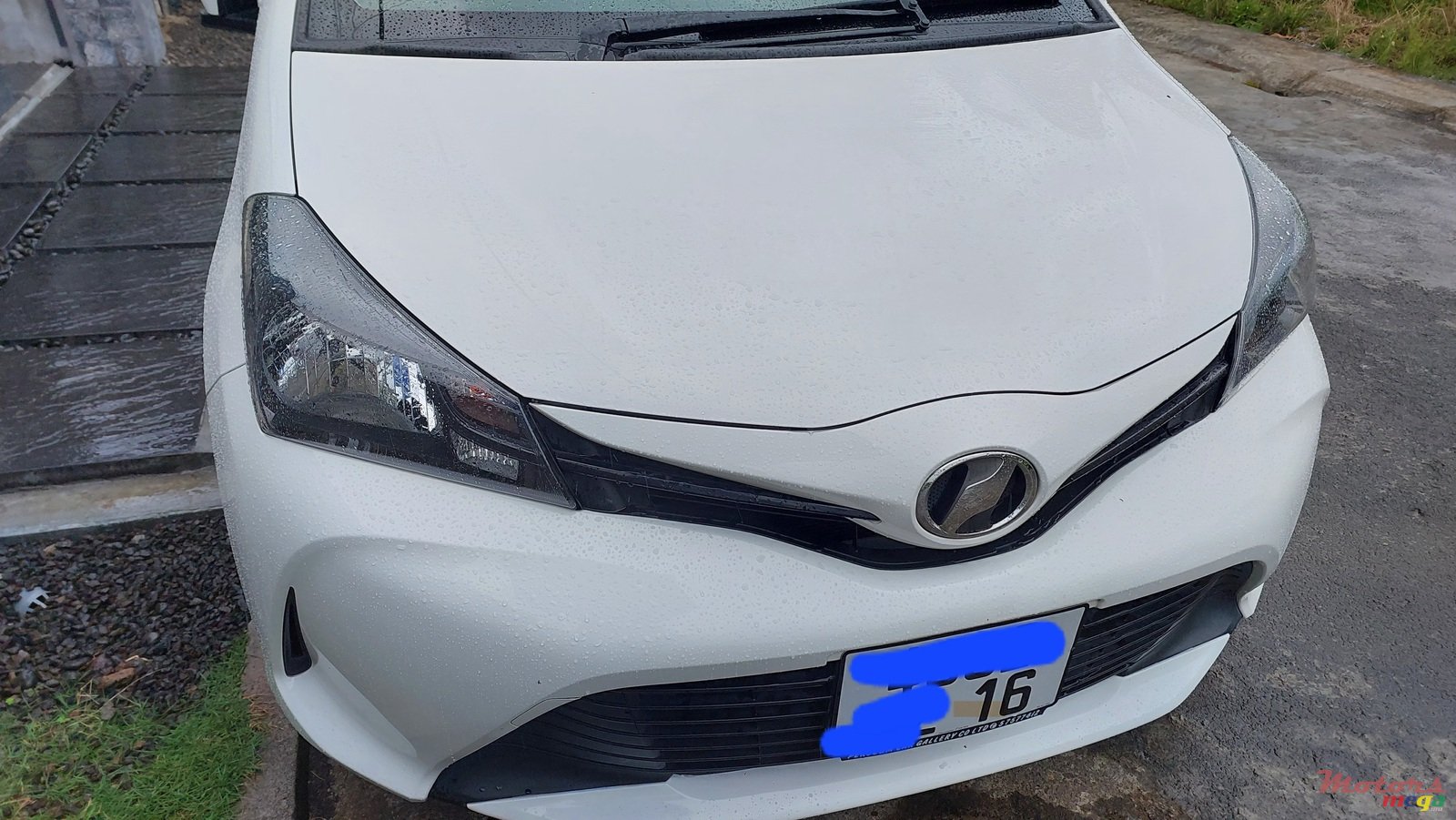 2016' Toyota Vitz photo #1