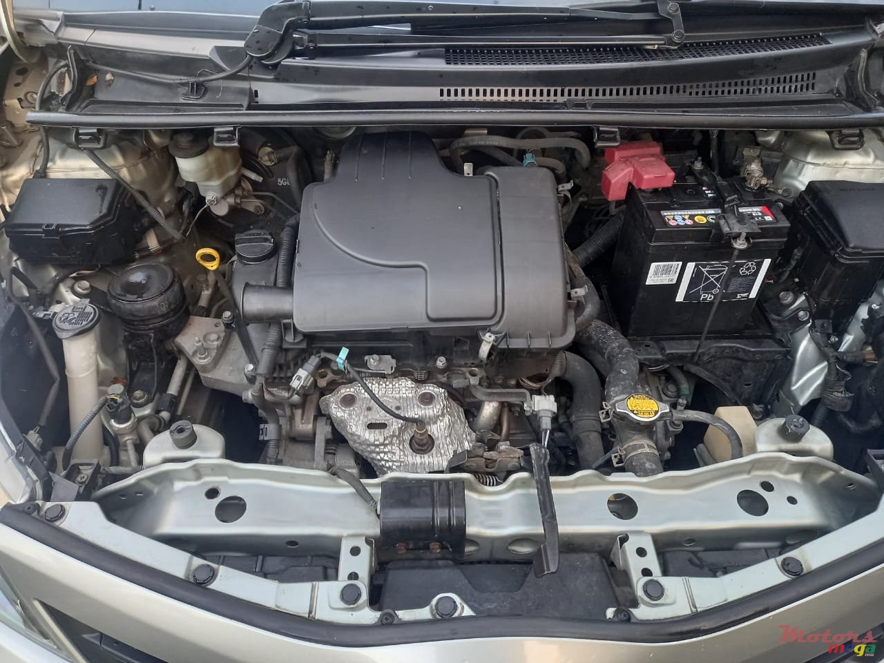 2014' Toyota Vitz photo #4