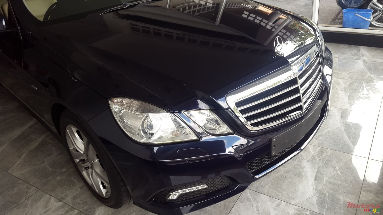 2010' Mercedes-Benz E-Class photo #4