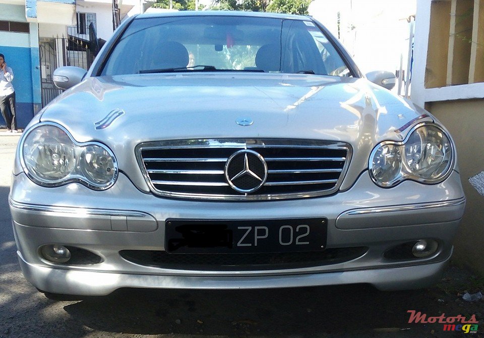 2002' Mercedes-Benz photo #1