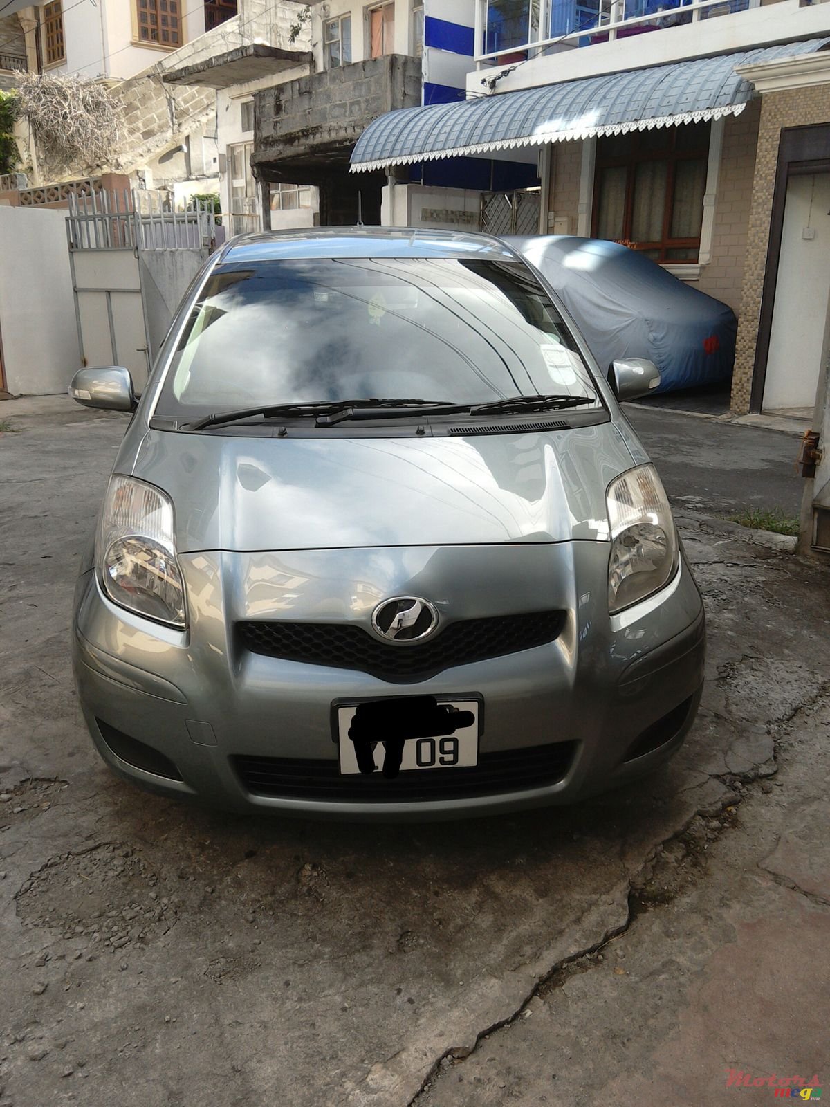 2009' Toyota Vitz photo #3