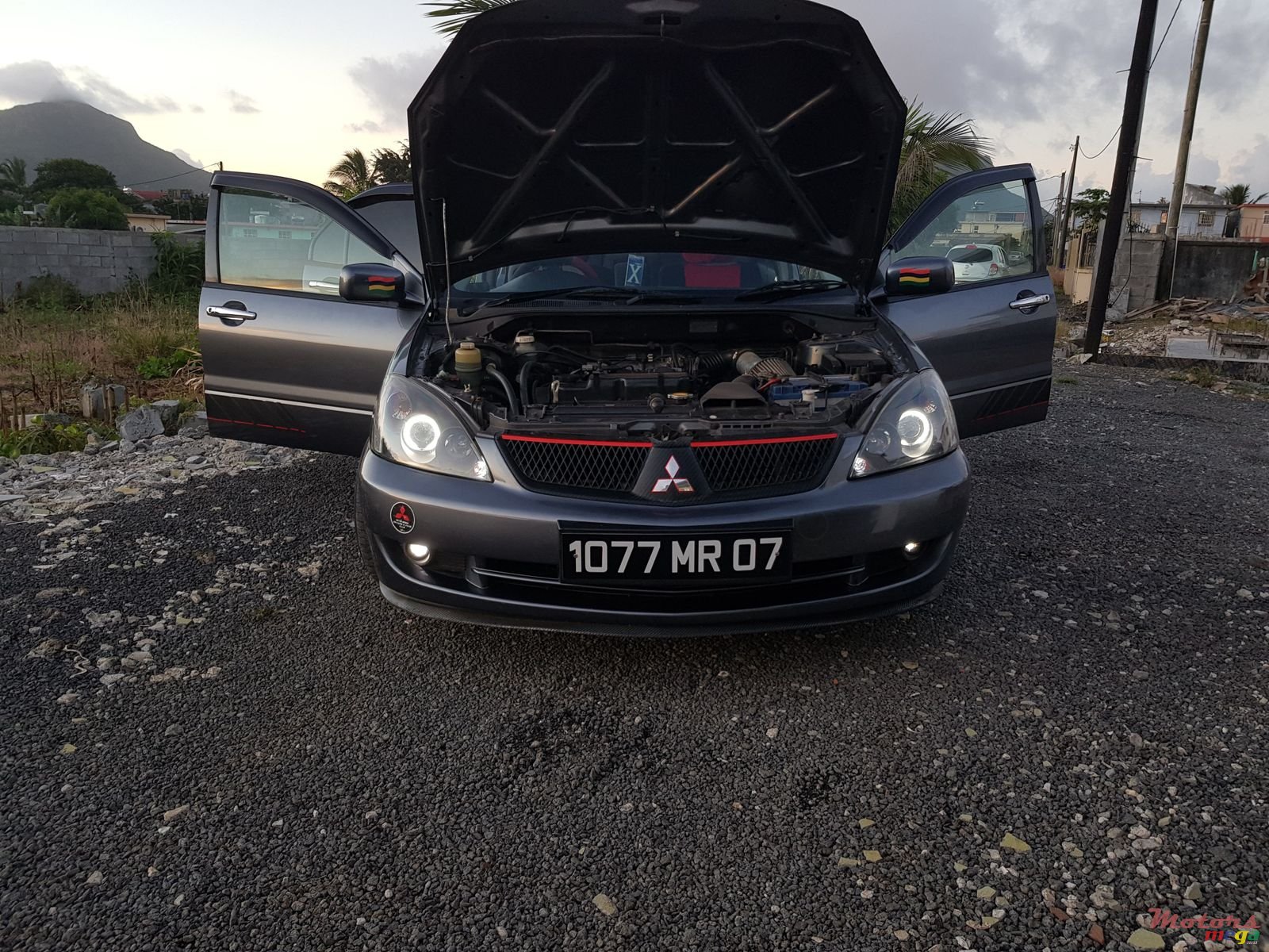 2007' Mitsubishi Lancer photo #6