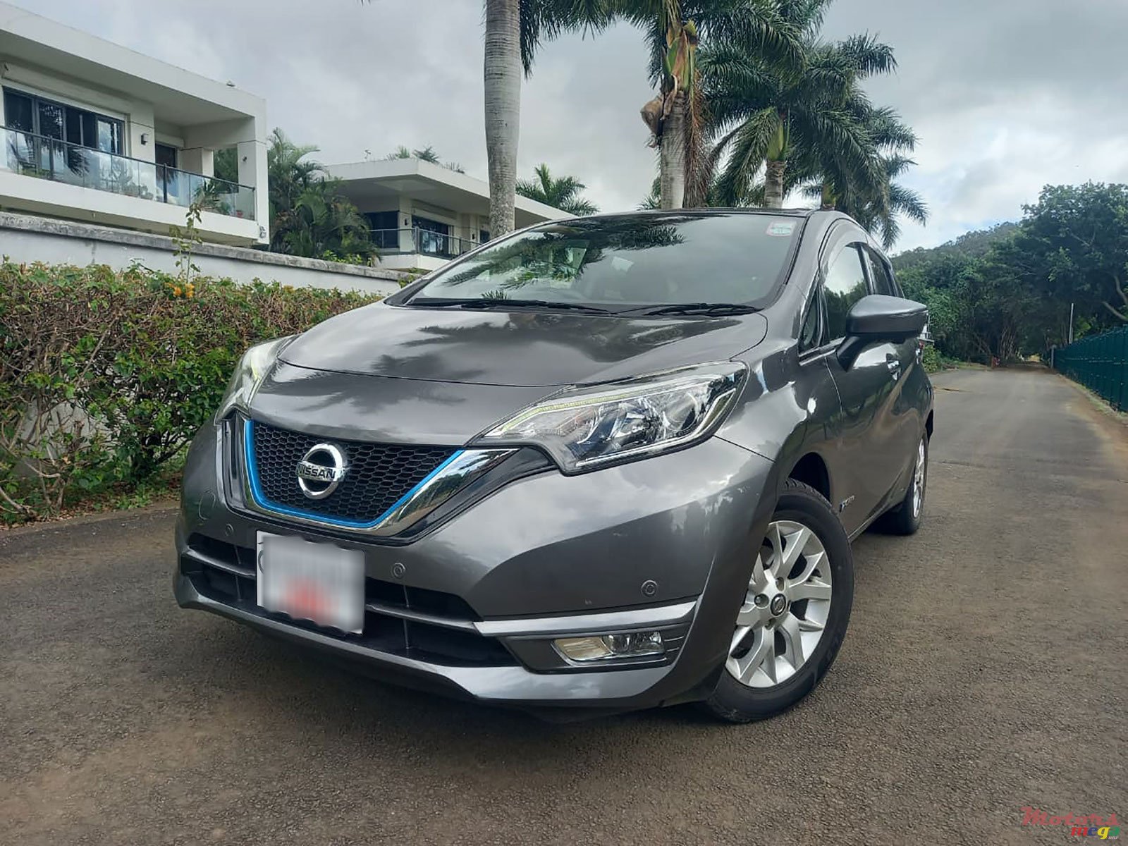 2019' Nissan Note E-power 1.2 photo #1