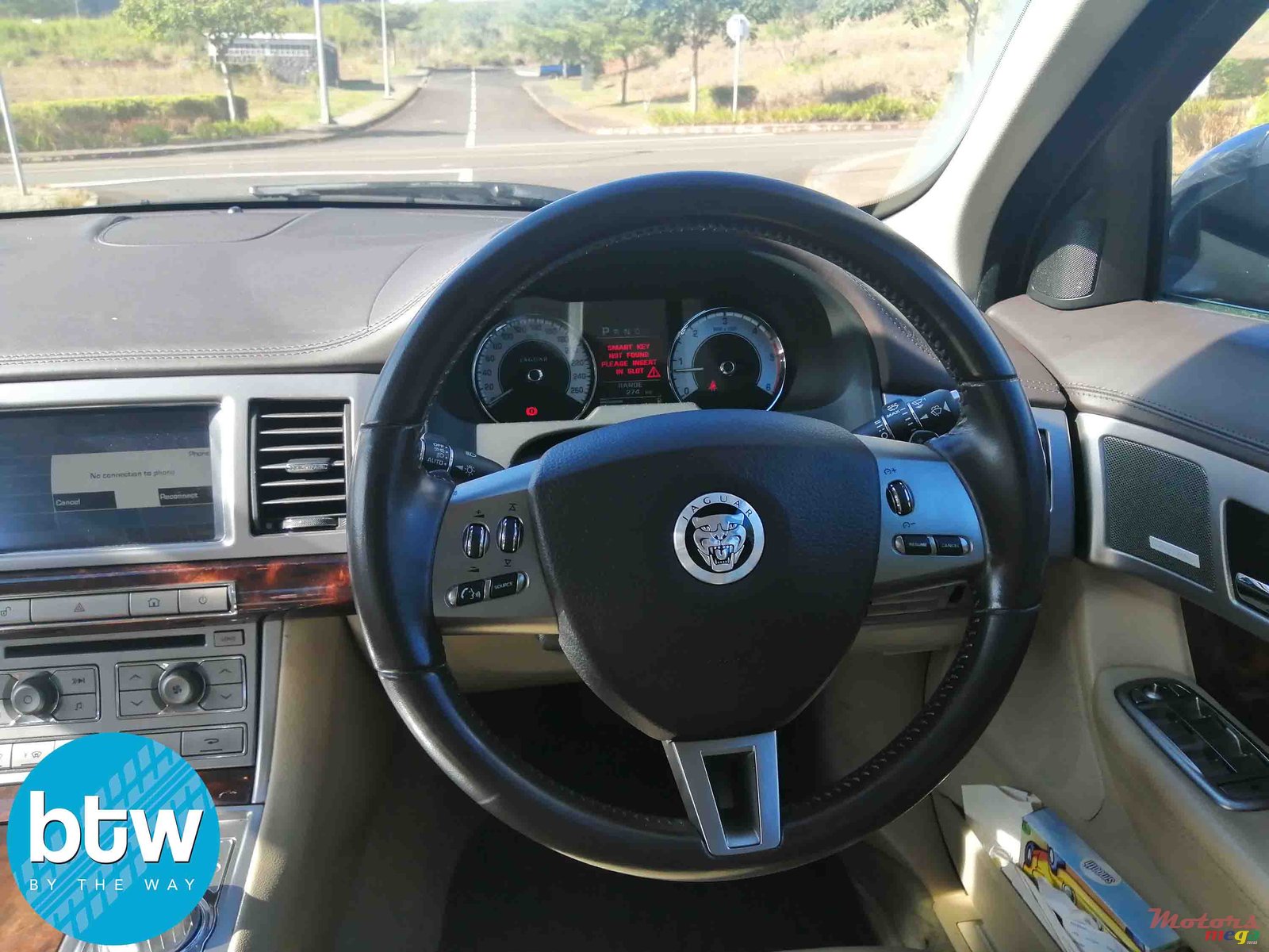 2010' Jaguar XF S V6 photo #6