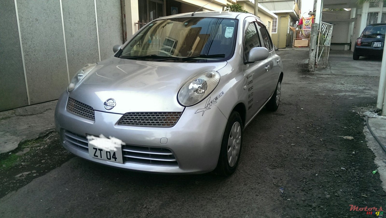 2004' Nissan photo #1