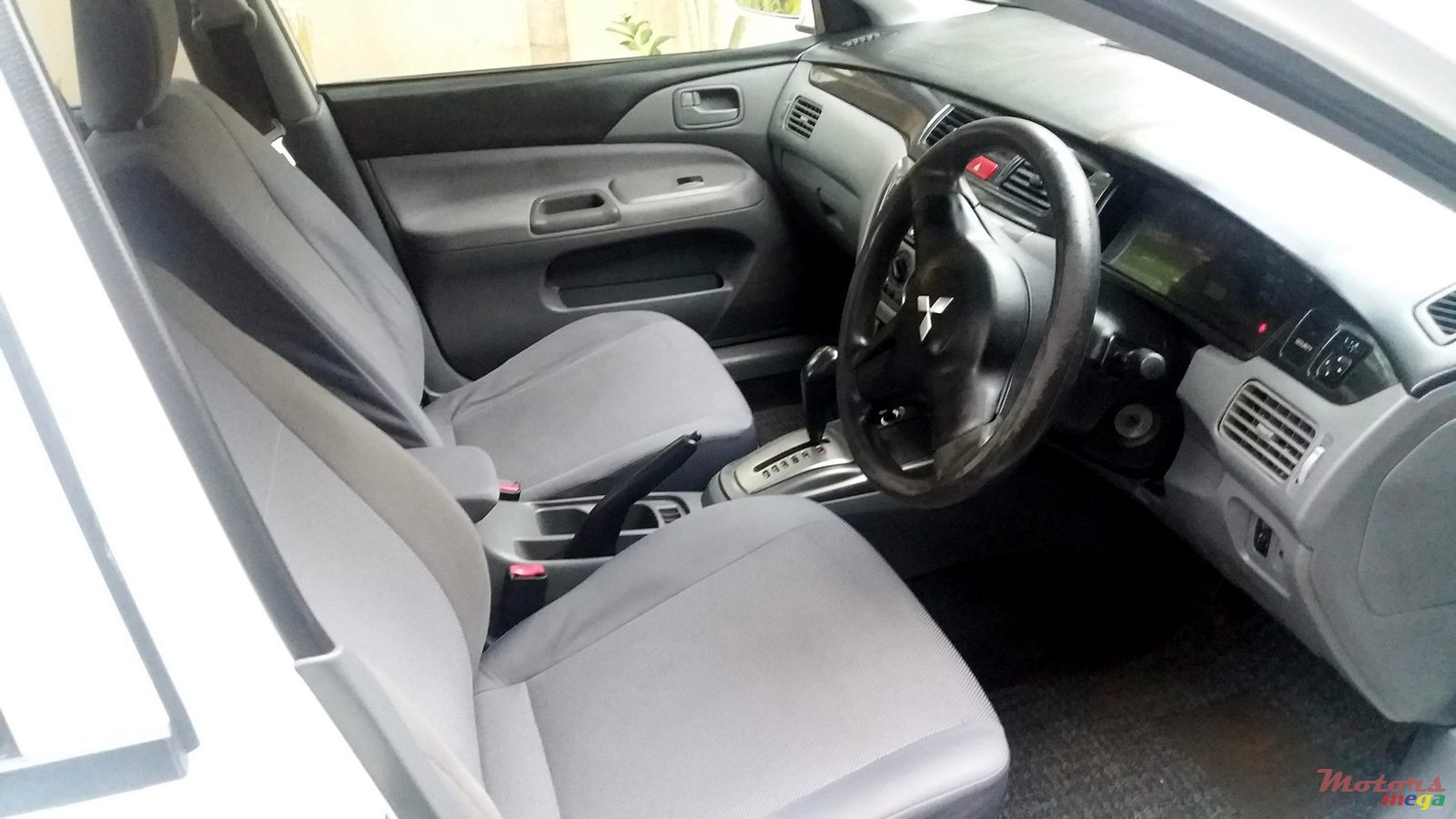 2008' Mitsubishi Lancer GLX photo #6