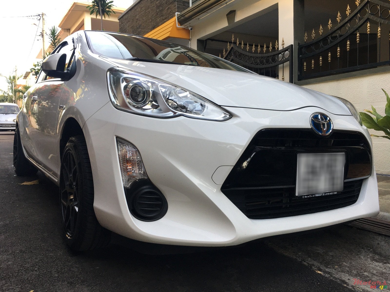 2016' Toyota Aqua photo #2