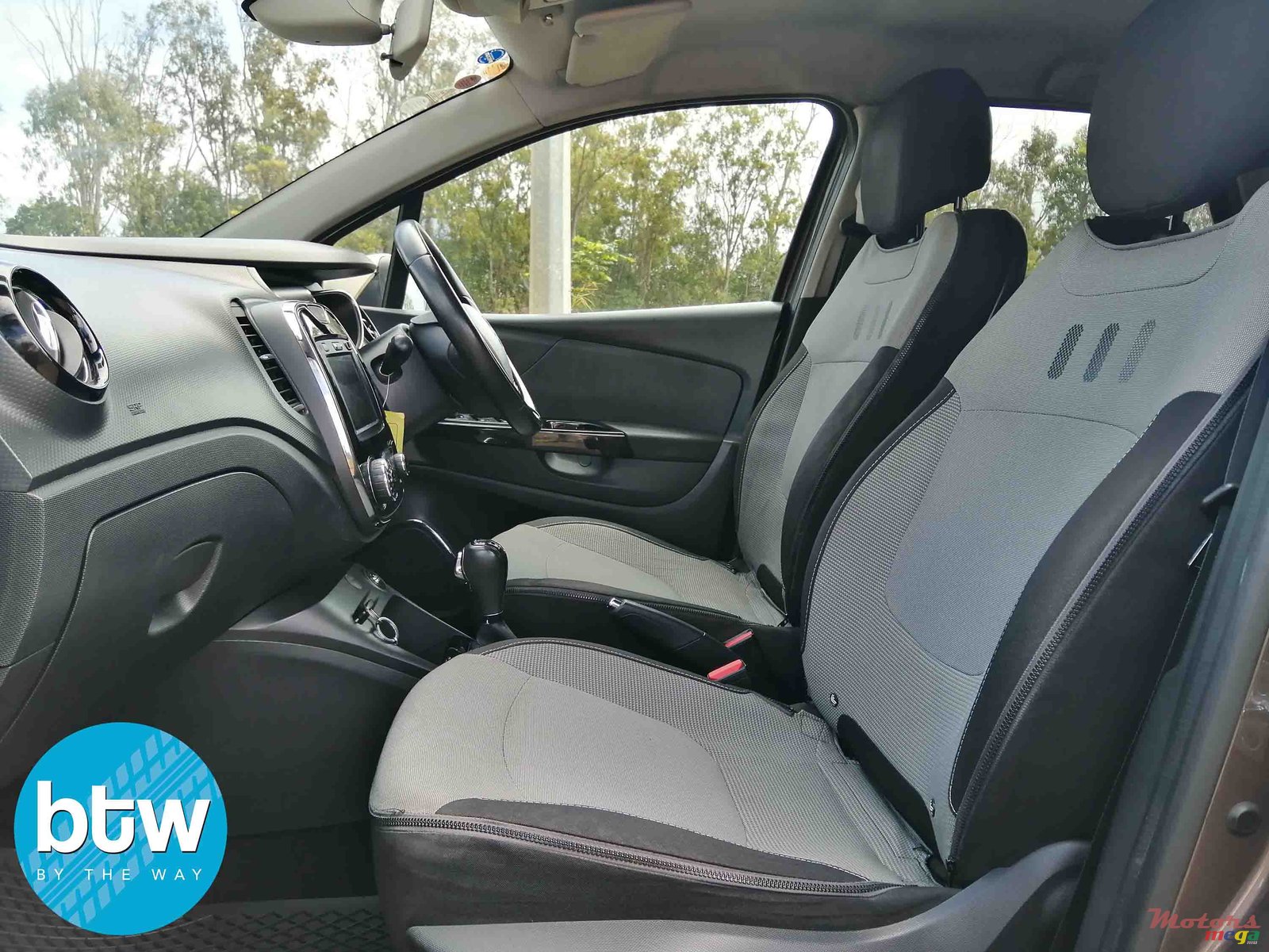 2014' Renault Captur photo #5