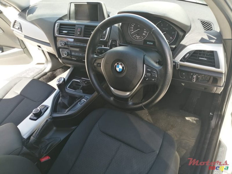 2016' BMW 1 Series 5 Door photo #6