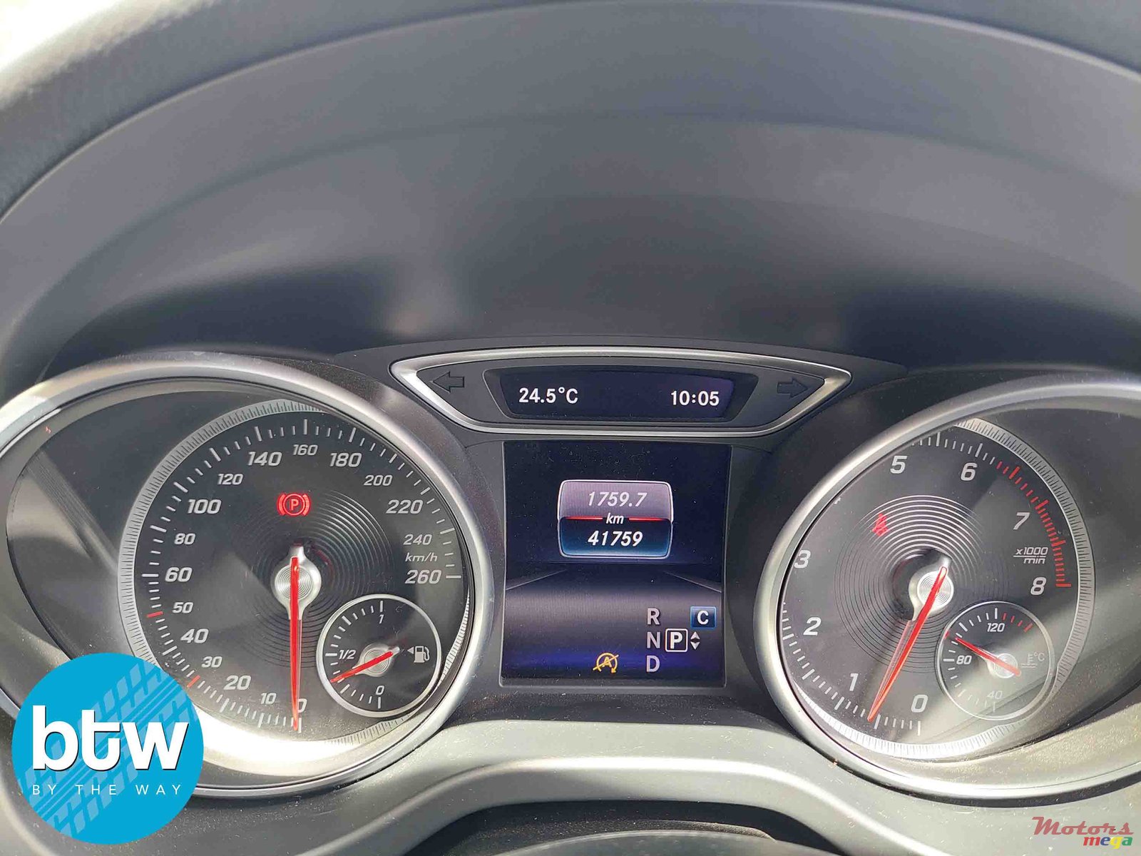 2017' Mercedes-Benz GLA-Class photo #7