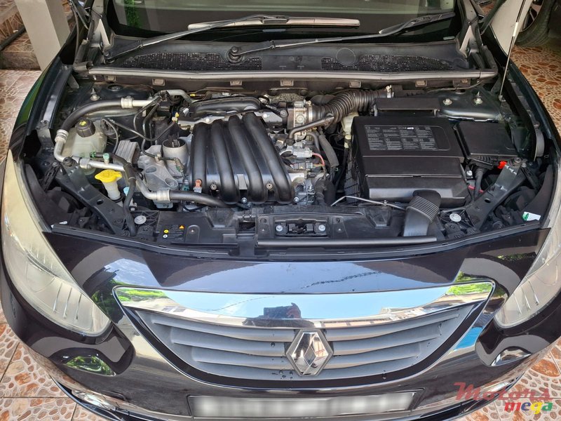 2011' Renault Fluence photo #3