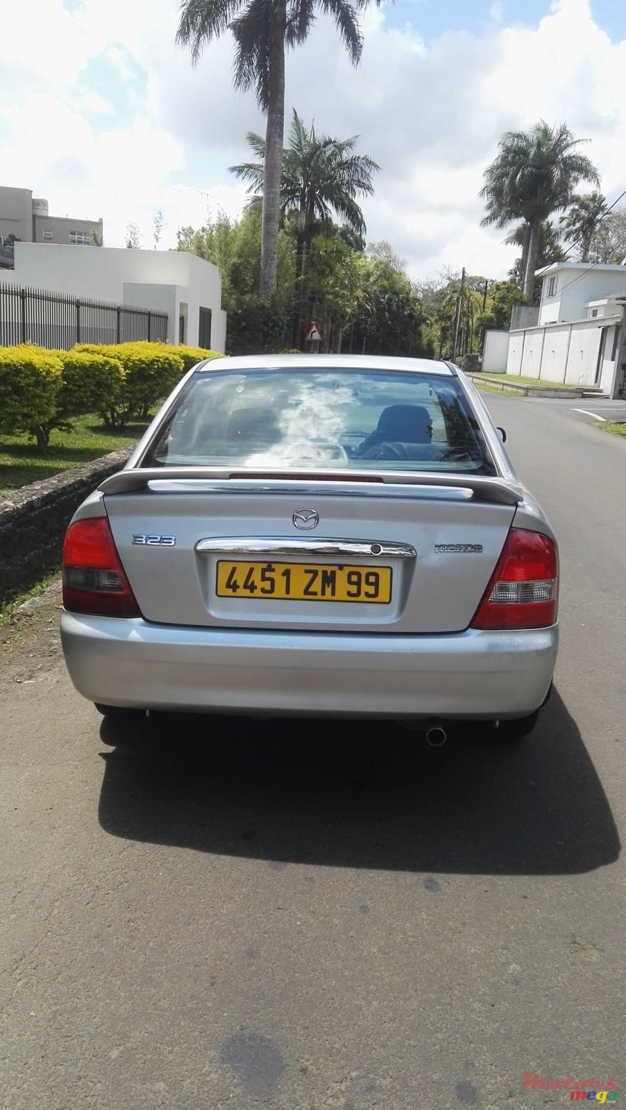 1999' Mazda 323 photo #4