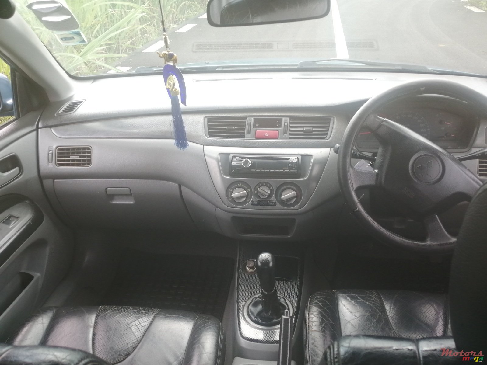 2004' Mitsubishi Lancer photo #6