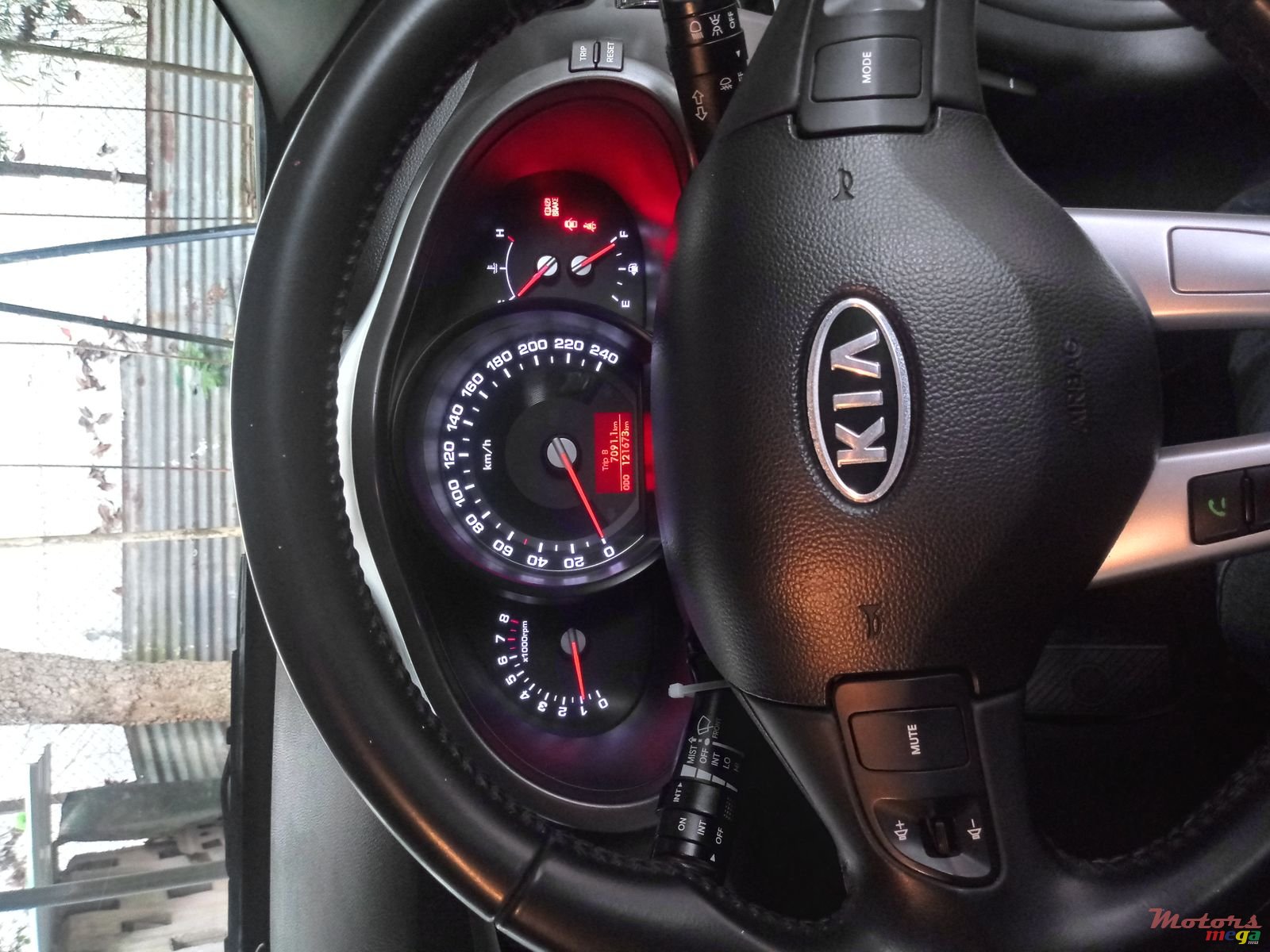 2011' Kia Sportage Suv photo #1