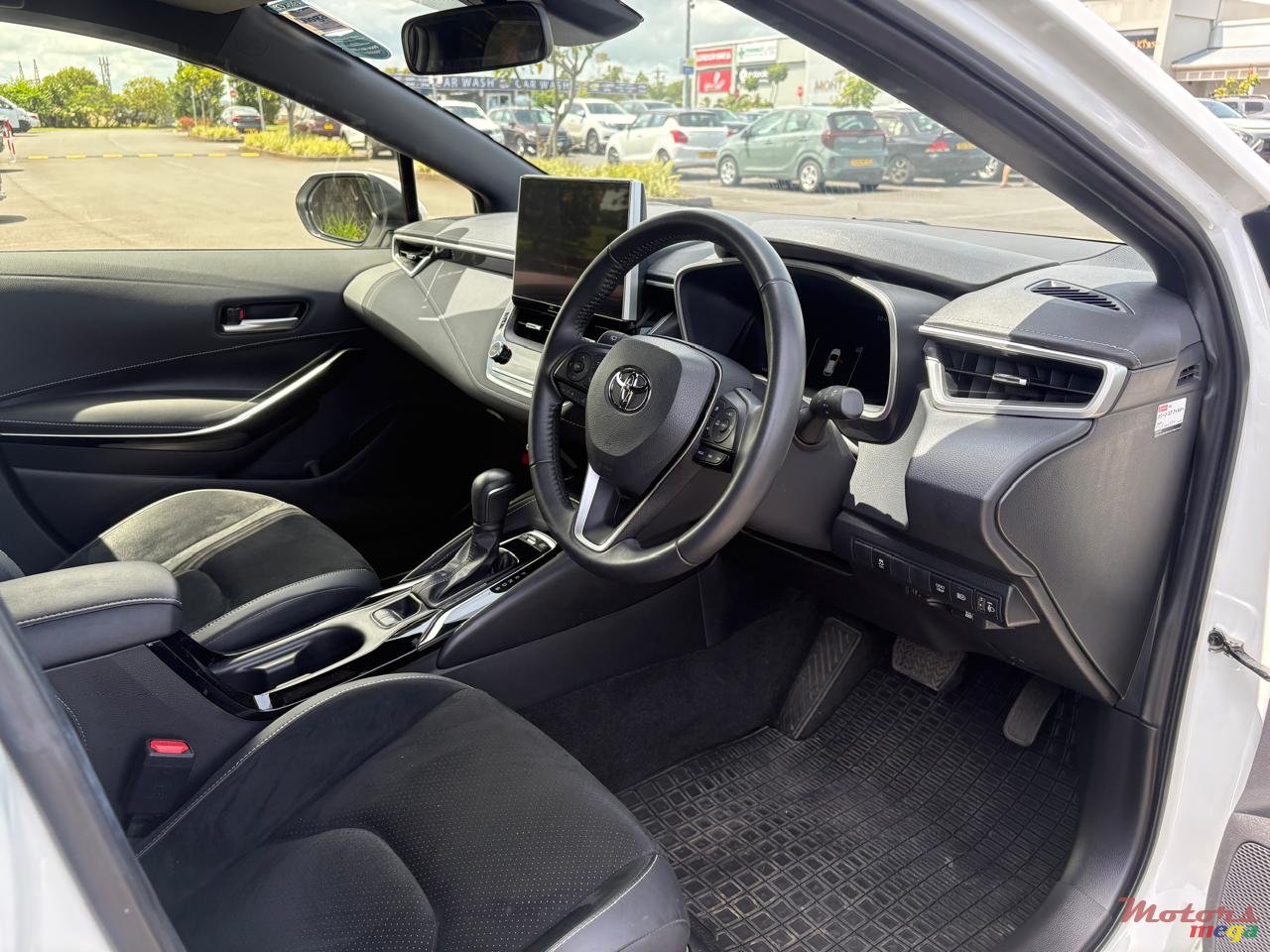 2023' Toyota Corolla GZ sport photo #6