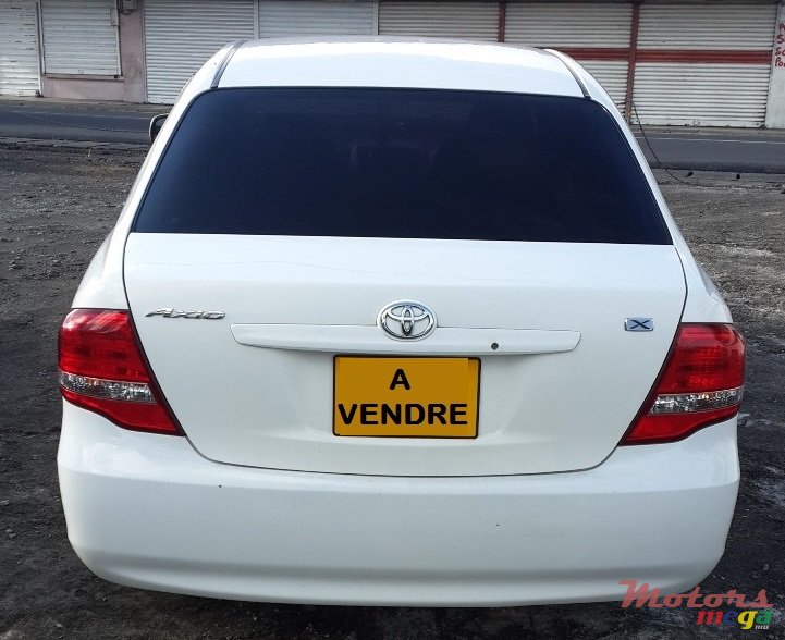 2009' Toyota Axio photo #3