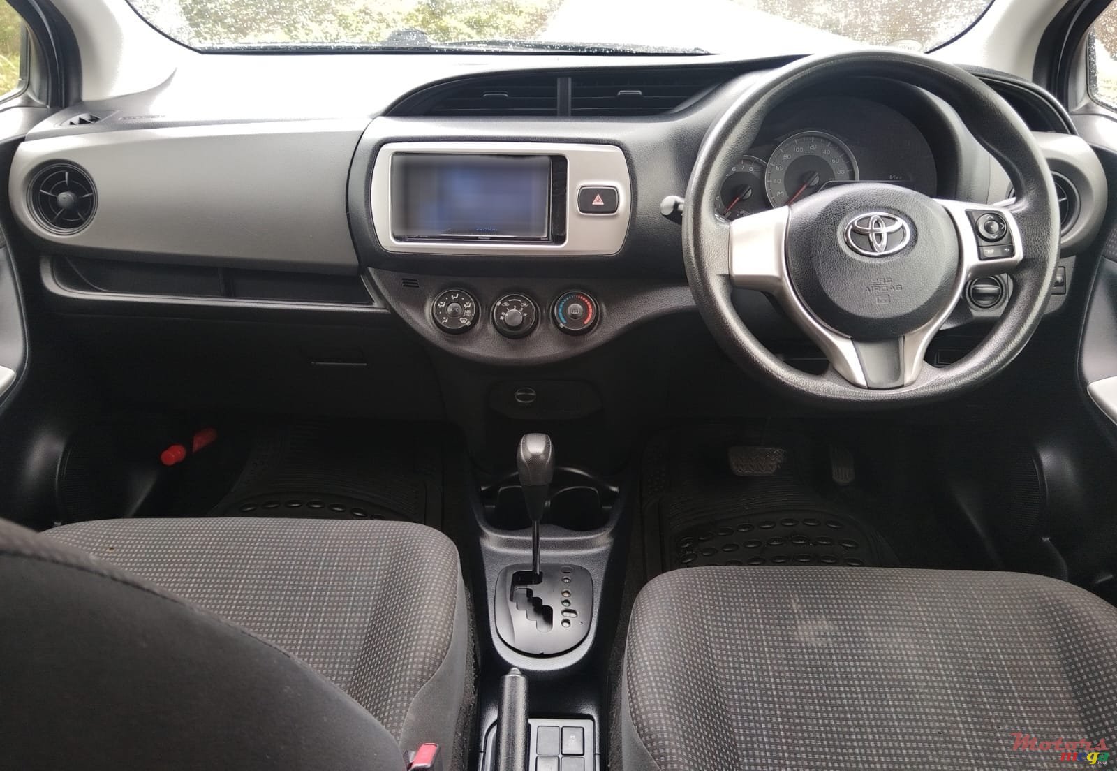 2016' Toyota Vitz 1300cc photo #3