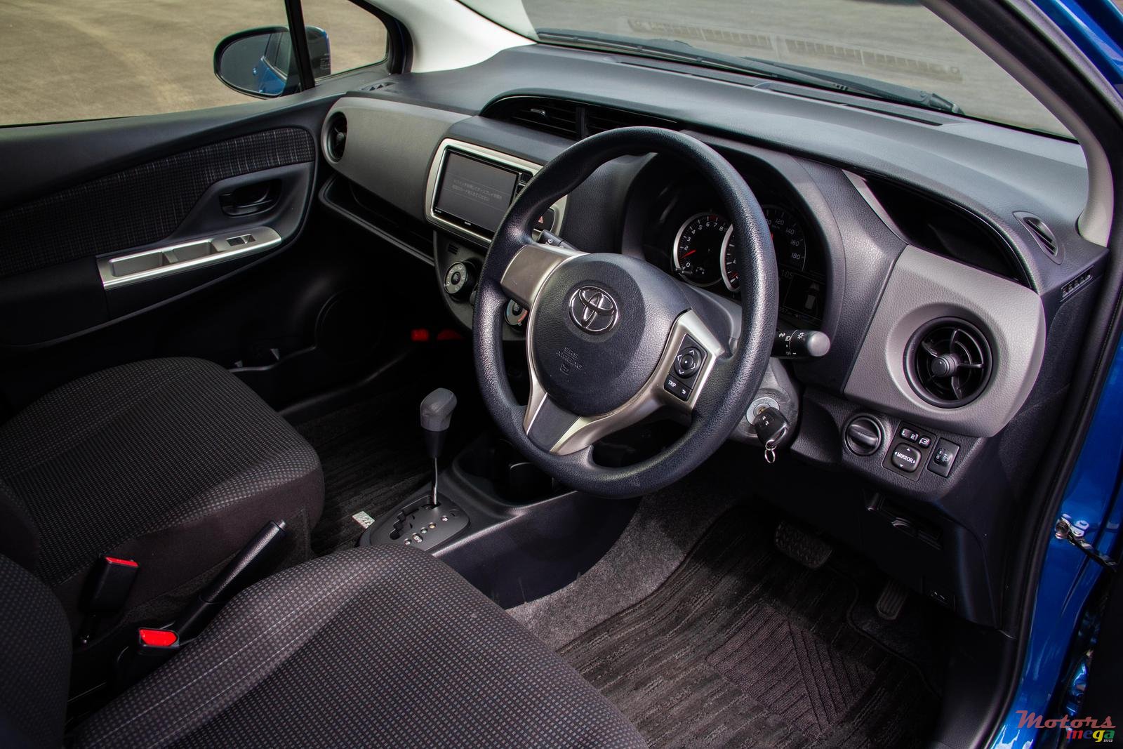 2016' Toyota Vitz photo #3