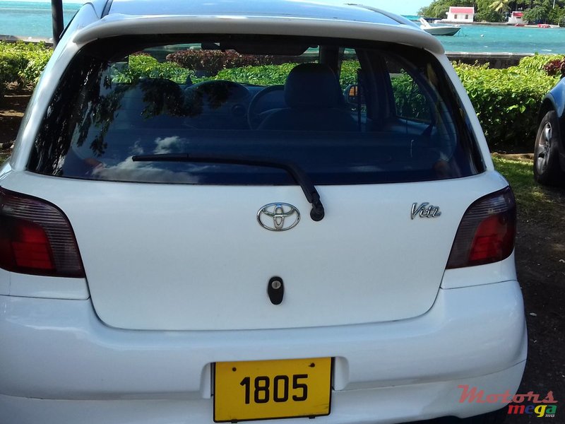 1999' Toyota Vitz photo #7