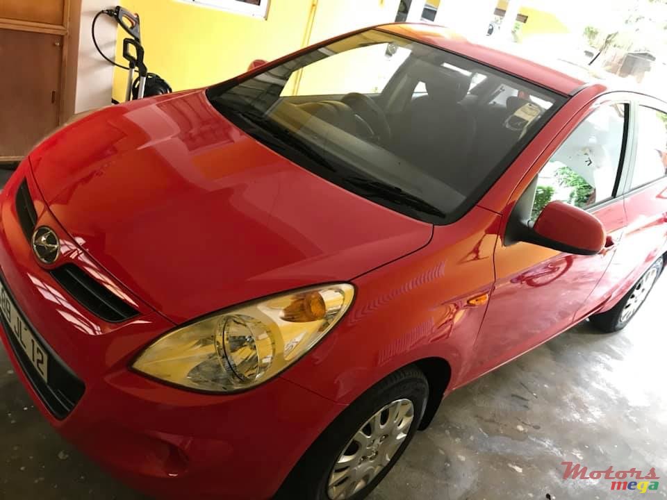 2012' Hyundai i20 photo #1