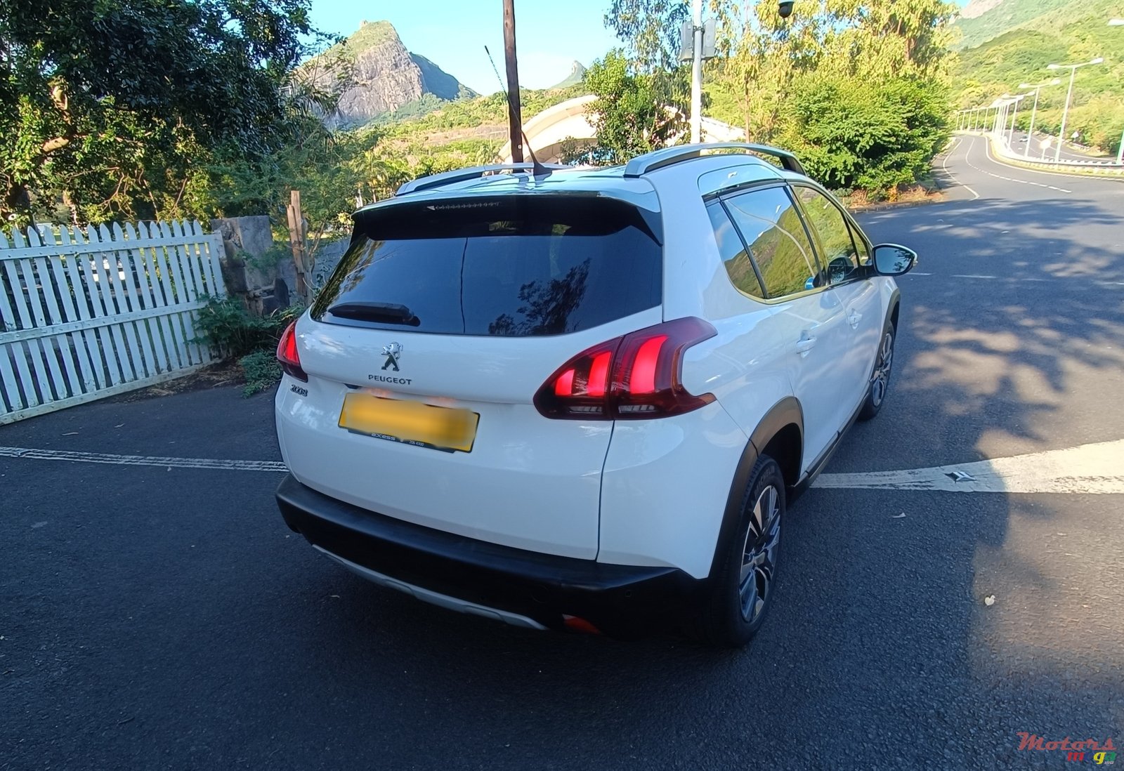 2018' Peugeot 2008 photo #3