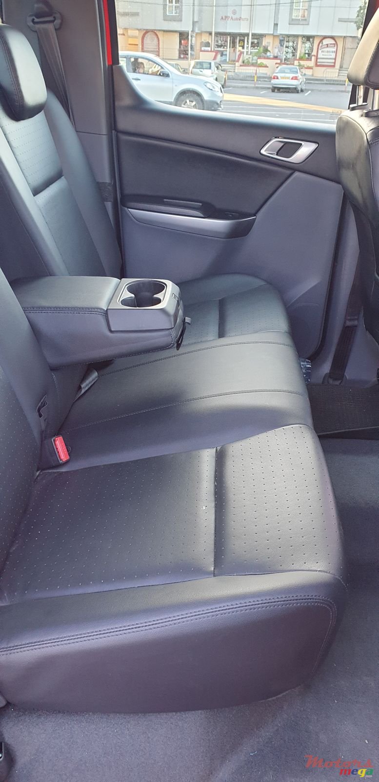 2016' Mazda BT-50 photo #7