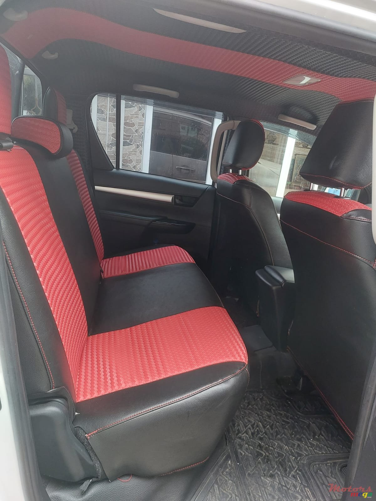 2022' Toyota Hilux photo #5