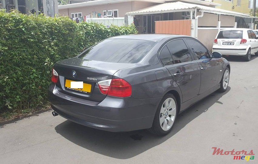 2005' BMW 3 Series photo #3