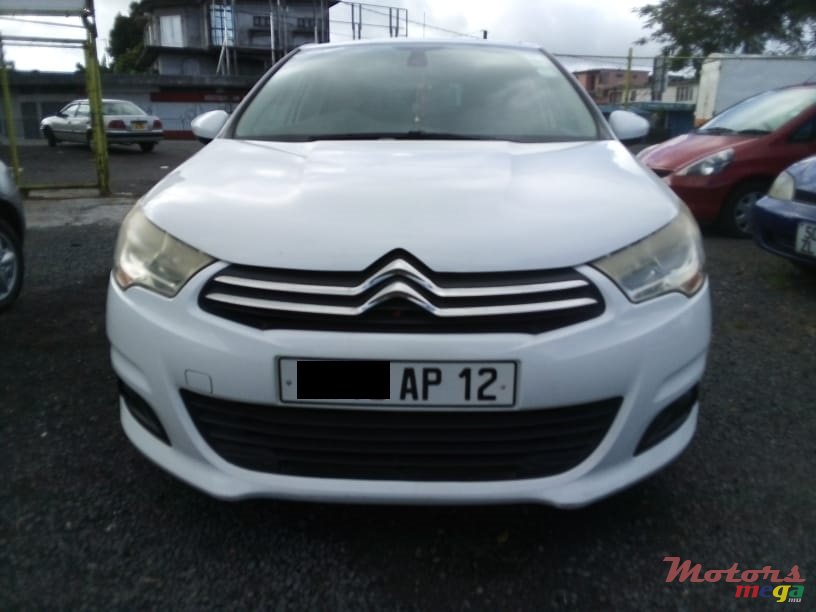 2012' Citroen C4 photo #3