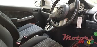 2009' Mazda Demio photo #4