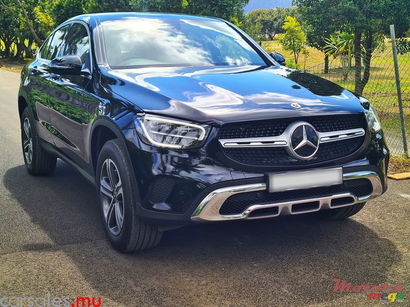 2021' Mercedes-Benz GLC 300 e Urban 4 Matic photo #2