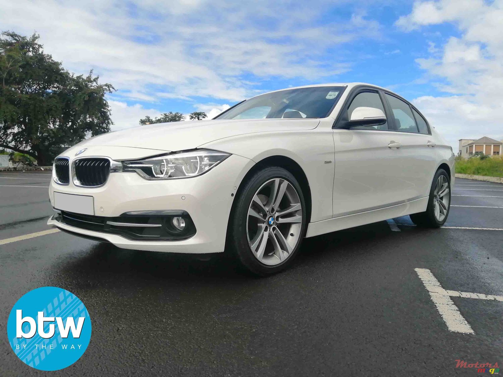 2016' BMW 318 photo #2