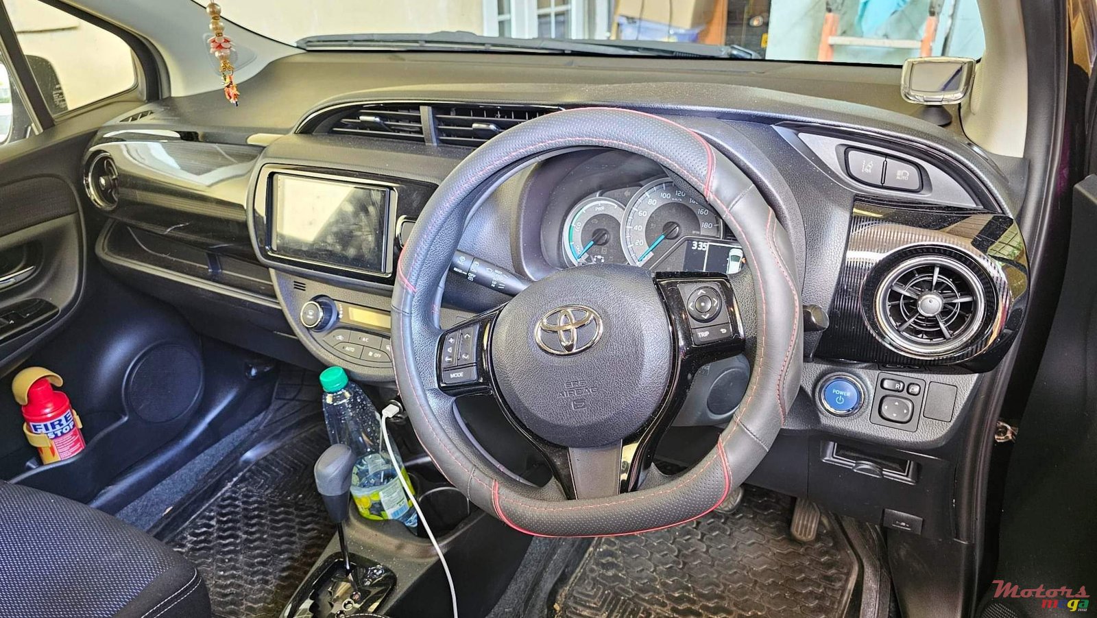 2018' Toyota Vitz Hybrid photo #3