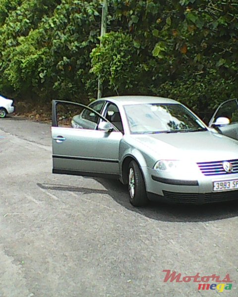 2006' Volkswagen Passat photo #1