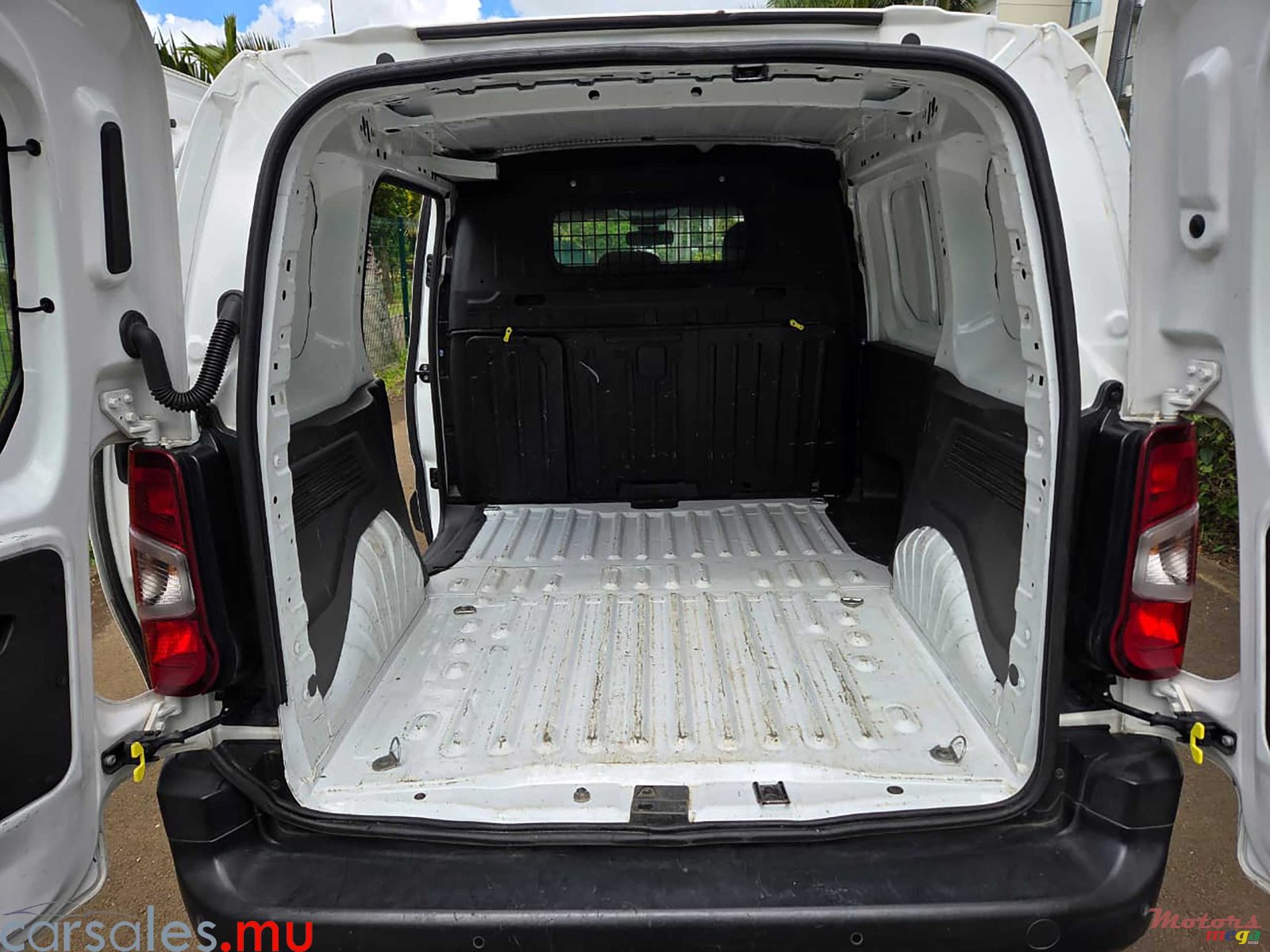 2021' Citroen Berlingo 1.6 HDI photo #6