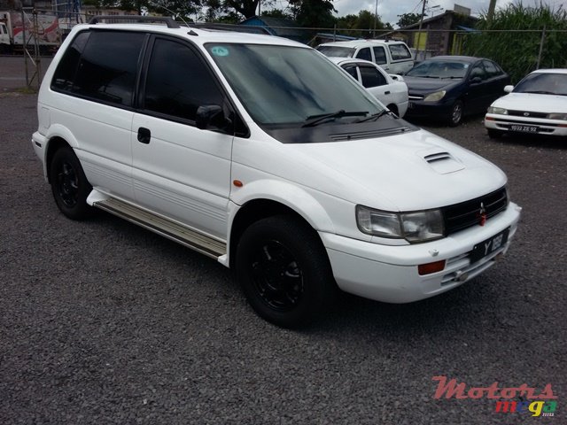 1994' Mitsubishi RVR photo #2