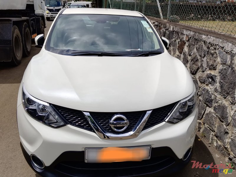 2015' Nissan Qashqai photo #2