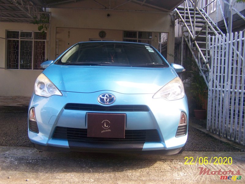 2012' Toyota Aqua photo #6