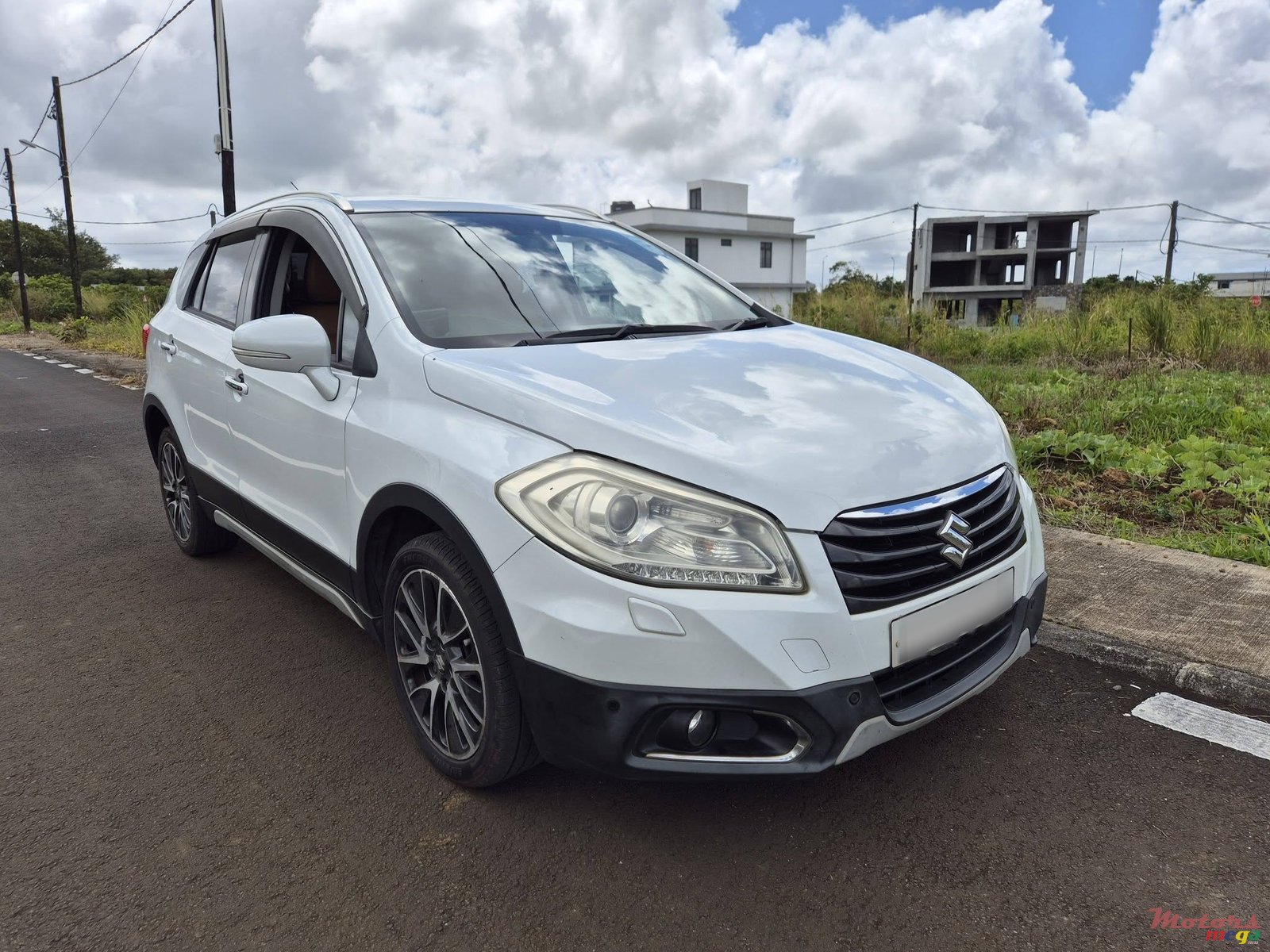 2015' Suzuki SX4 S-Cross photo #1