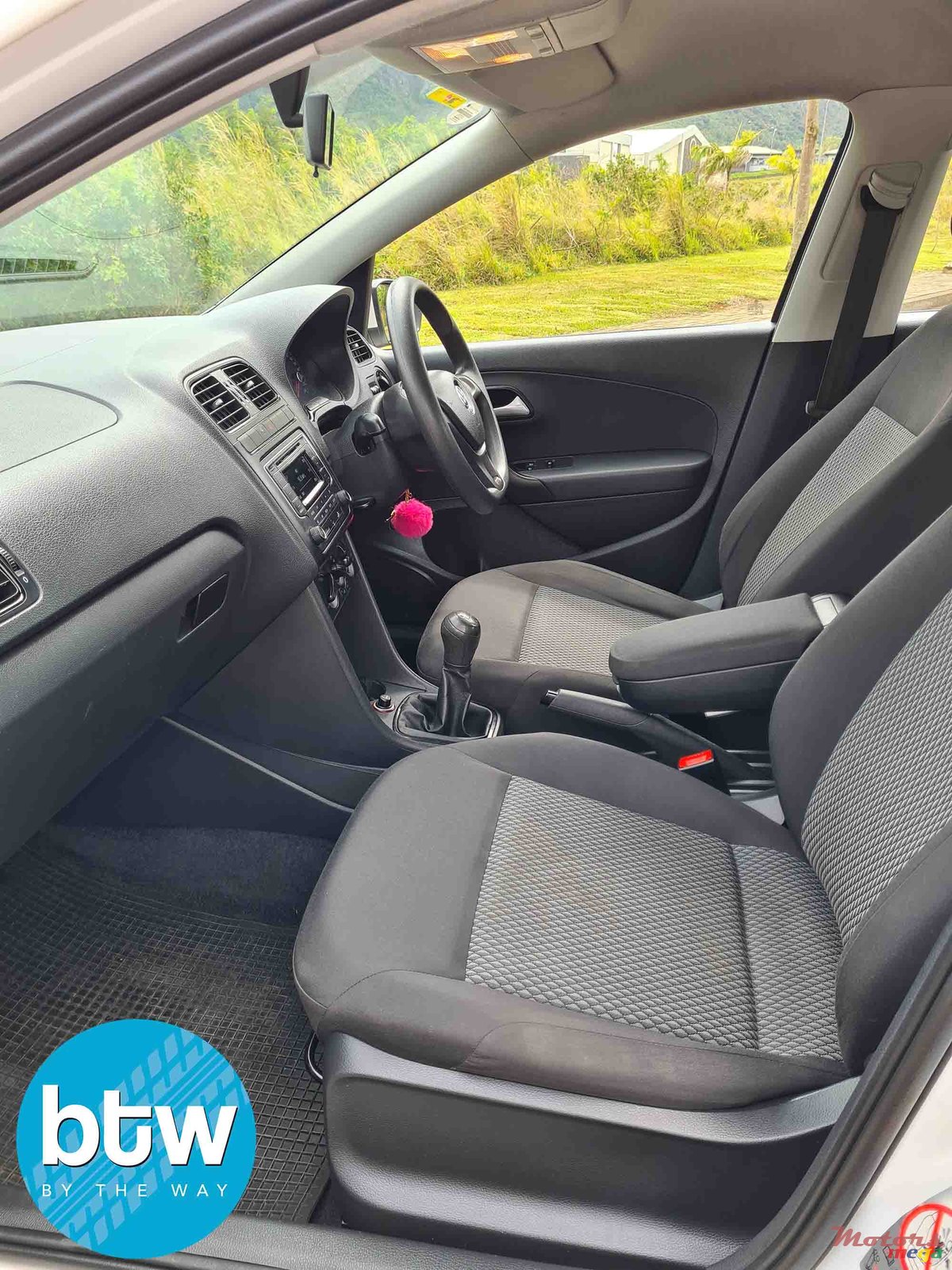 2017' Volkswagen Polo photo #5