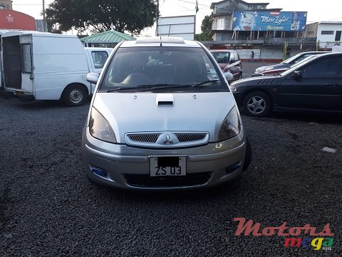 2003' Mitsubishi Colt photo #1