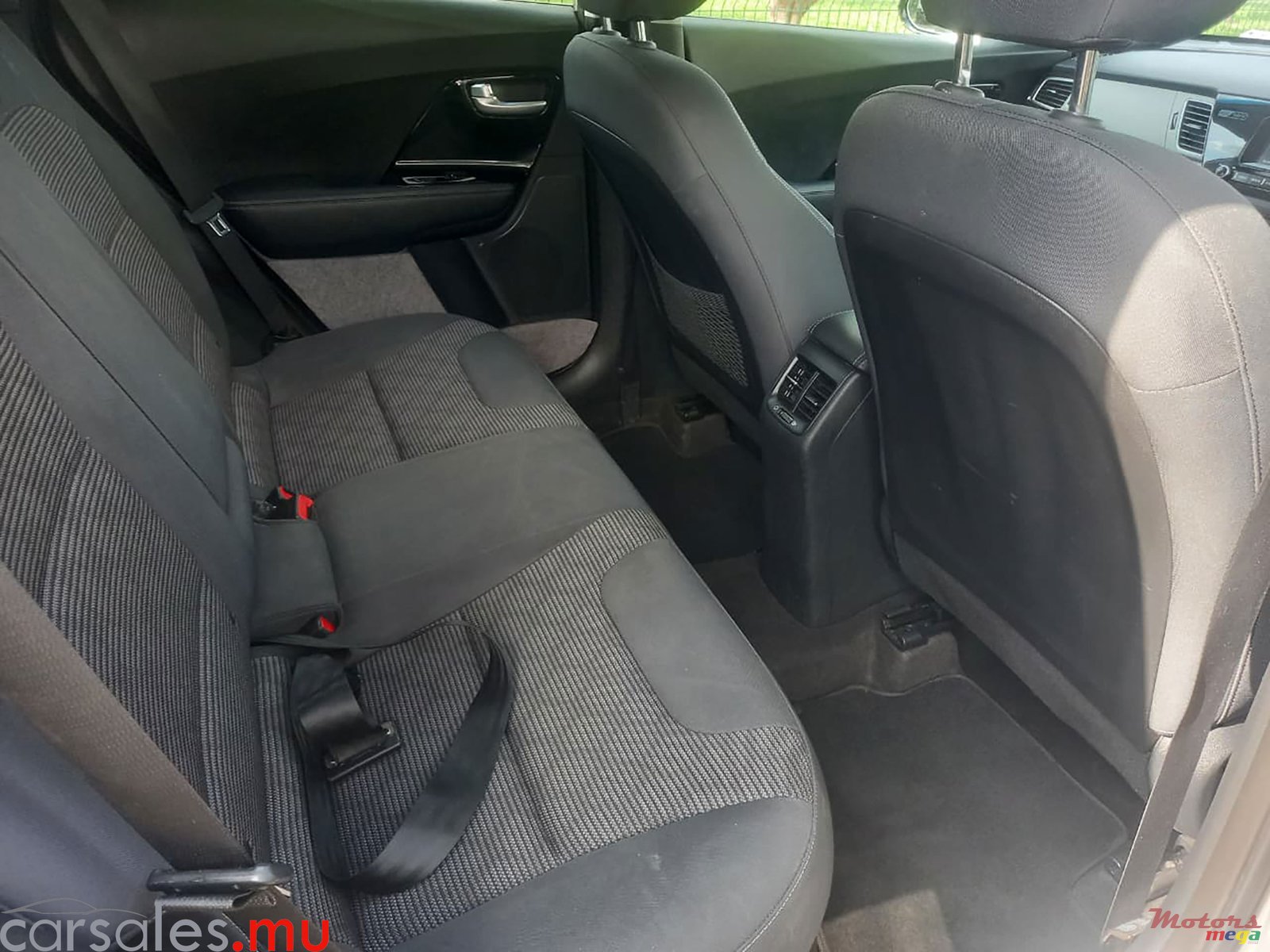 2019' Kia Niro 1.6 HEV photo #5