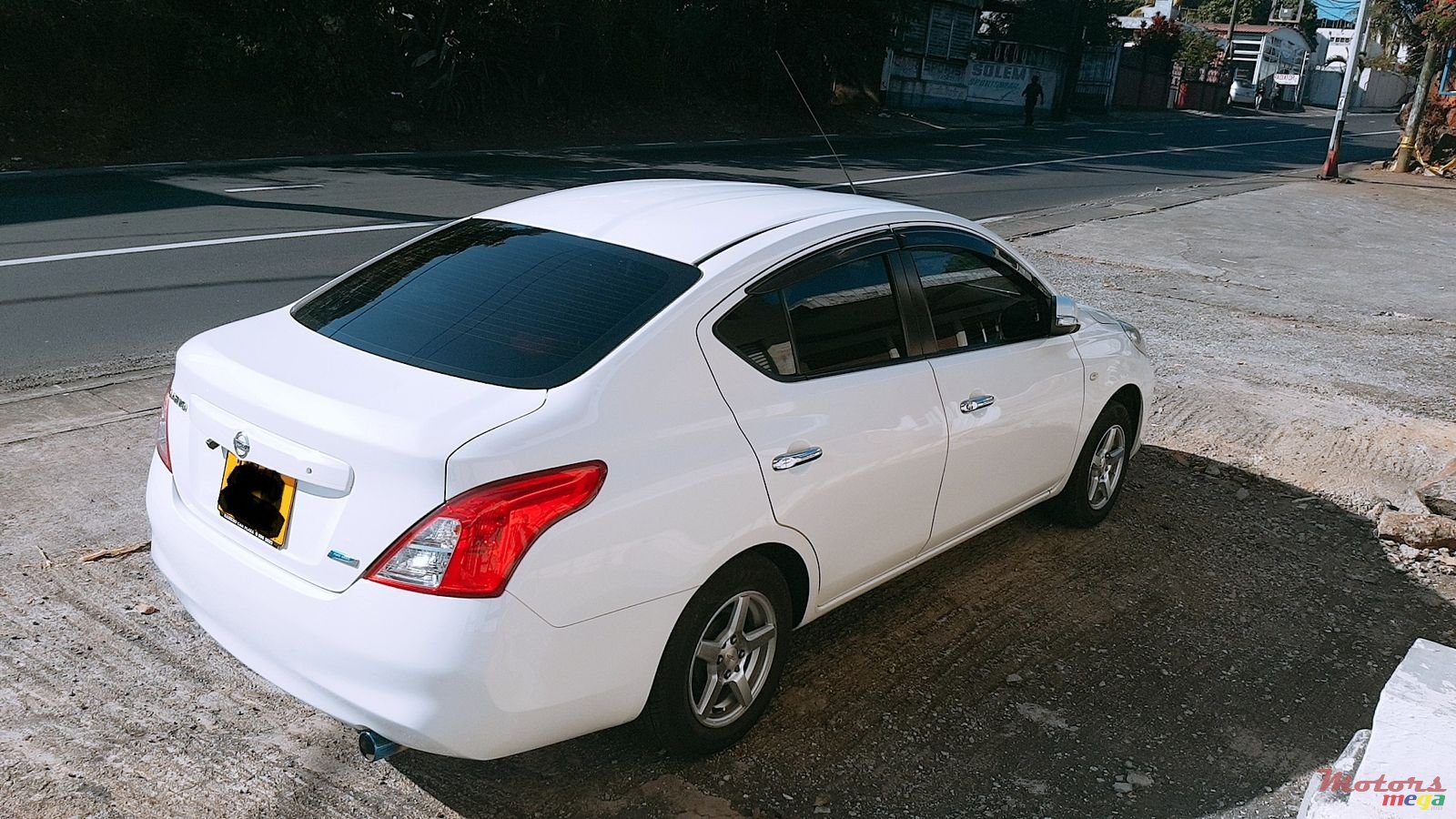 2014' Nissan Tiida photo #2