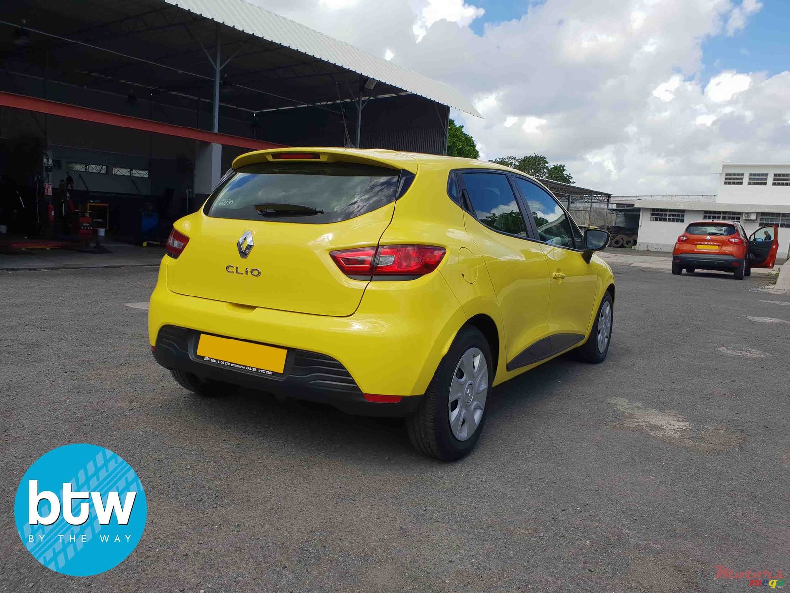 2015' Renault Clio photo #3