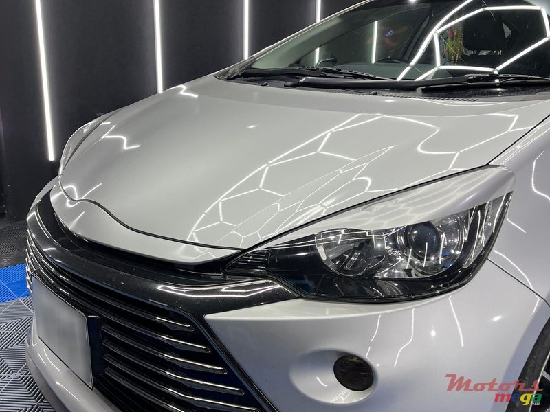 2014' Toyota Aqua Gs photo #2