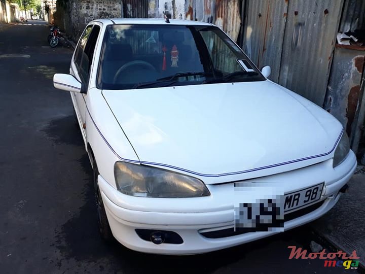 1998' Peugeot 106 lADY driven photo #1
