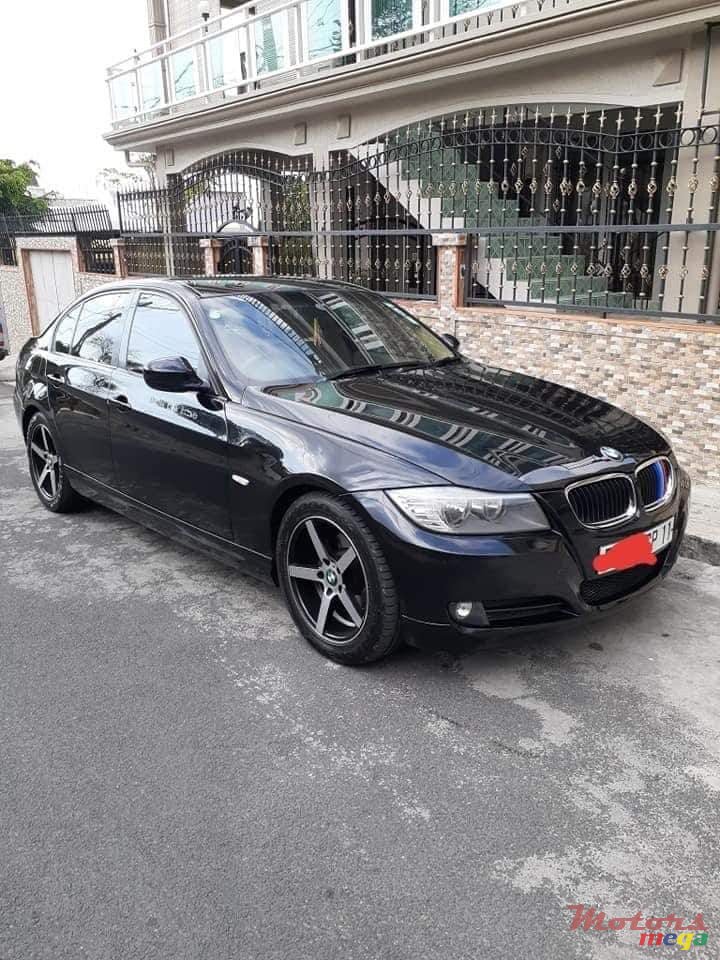 2011' BMW 320 photo #1