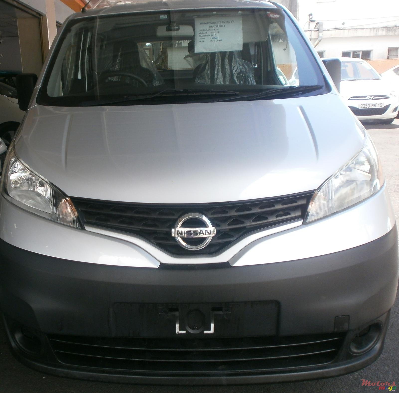 2017' Nissan NV 200 photo #1