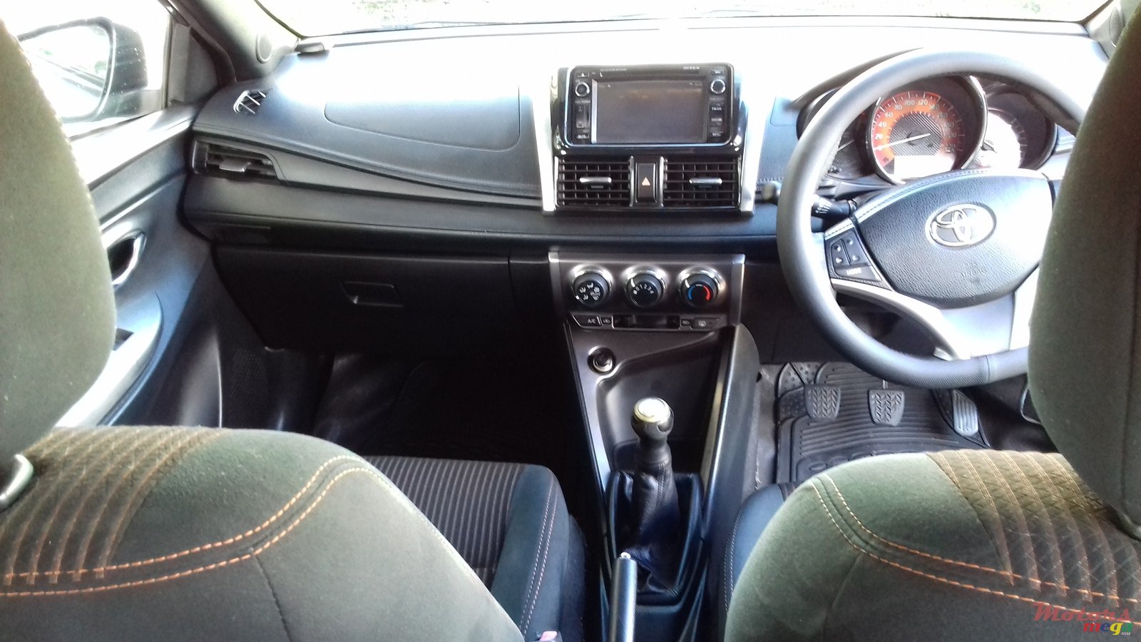 2014' Toyota Yaris Grade G photo #4