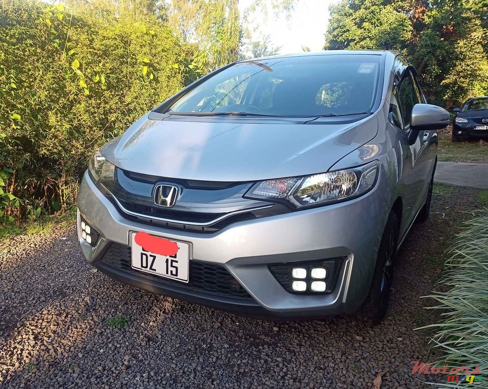 2015' Honda Fit non-hybrid photo #1